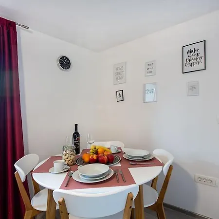 Apartma Ljubljana sLOVEnia + FREEparking&Bikes *