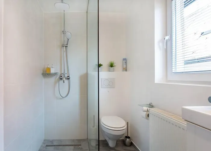 Slovenia + Freeparking & Bikes ليوبليانا